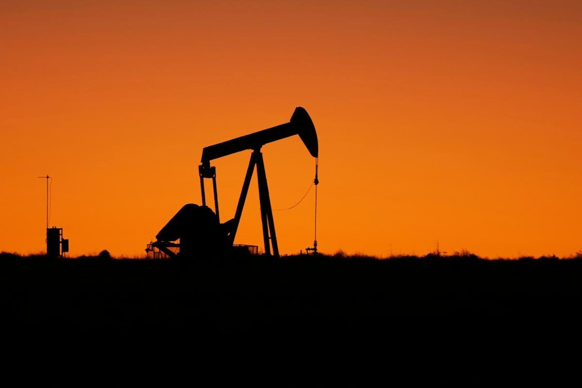 oil-slips-to-lowest-level-in-6-months-amid-trade-war-fears