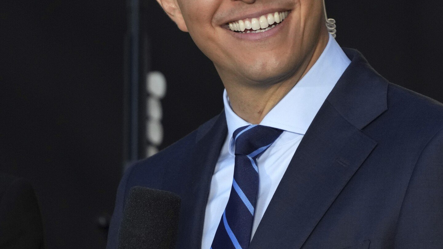 tom-llamas-to-succeed-lester-holt-as-nbc-“nightly-news”-anchor