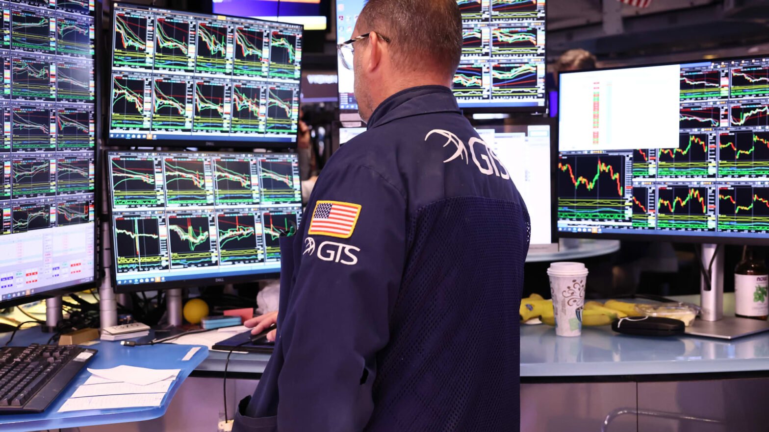 s&p-500-futures-are-flat-after-market-stages-a-comeback-rally-fueled-by-hopes-for-tariff-concessions:-live-updates