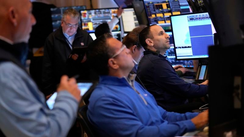 us-stocks-slide-as-tariff-uncertainty-persists