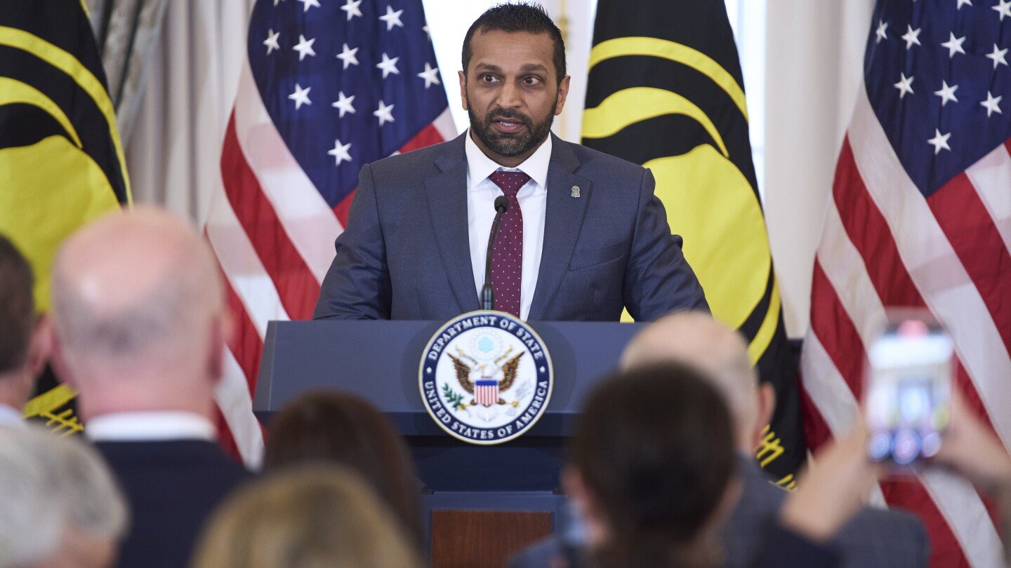 fbi-committed-to-bringing-home-american-hostages-held-in-foreign-countries,-director-says