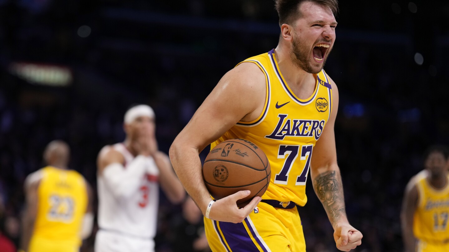 at-beginning-of-tough-stretch,-lakers-show-grit-with-overtime-victory-over-knicks