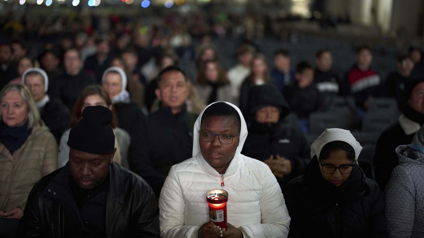 pope-francis-hits-3-week-mark-of-hospitalization-after-giving-world-a-sign-of-his-frailty