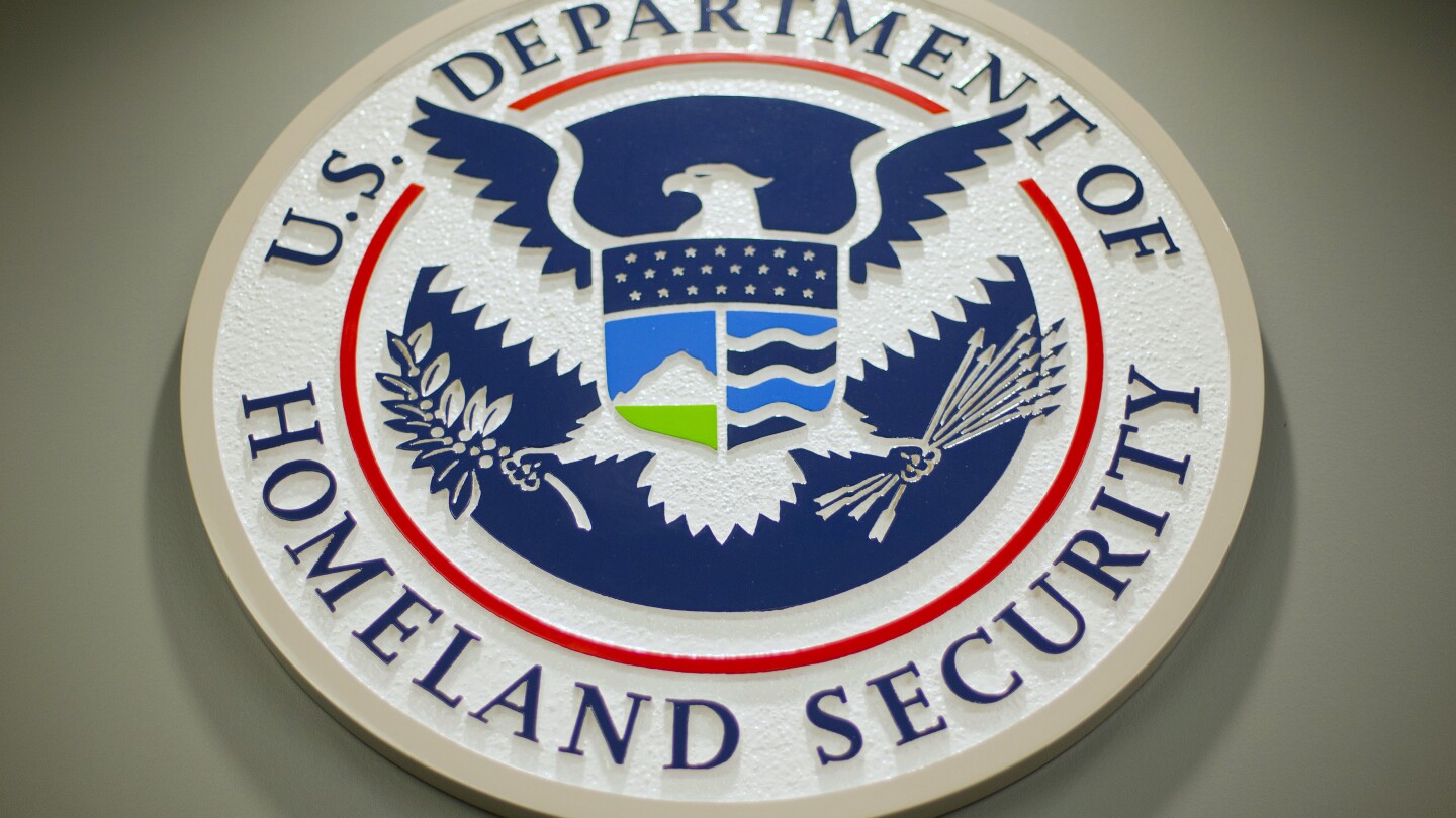 homeland-security-ends-collective-bargaining-agreement-with-tsa-staffers,-an-attack-on-worker-rights
