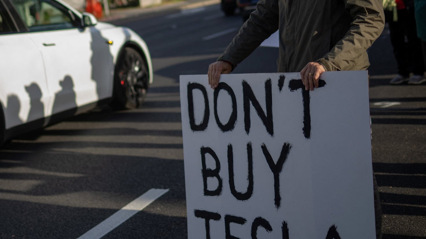 stock-market-falls-on-trump-&-elon’s-political-turmoil-and-musk-is-much-less-rich-on-tesla’s-plunge