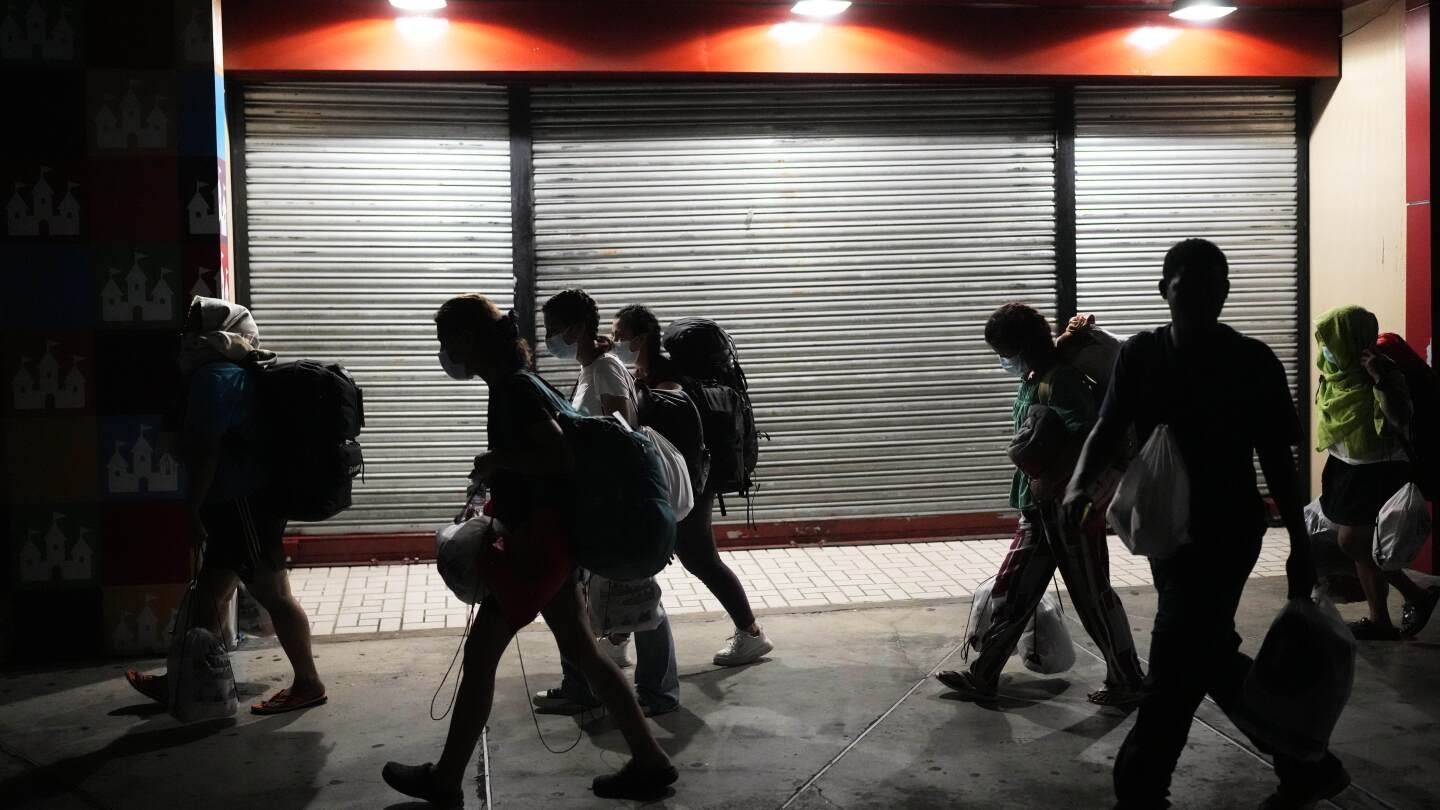 panama-releases-dozens-of-detained-deportees-from-us-into-limbo-following-human-rights-criticism