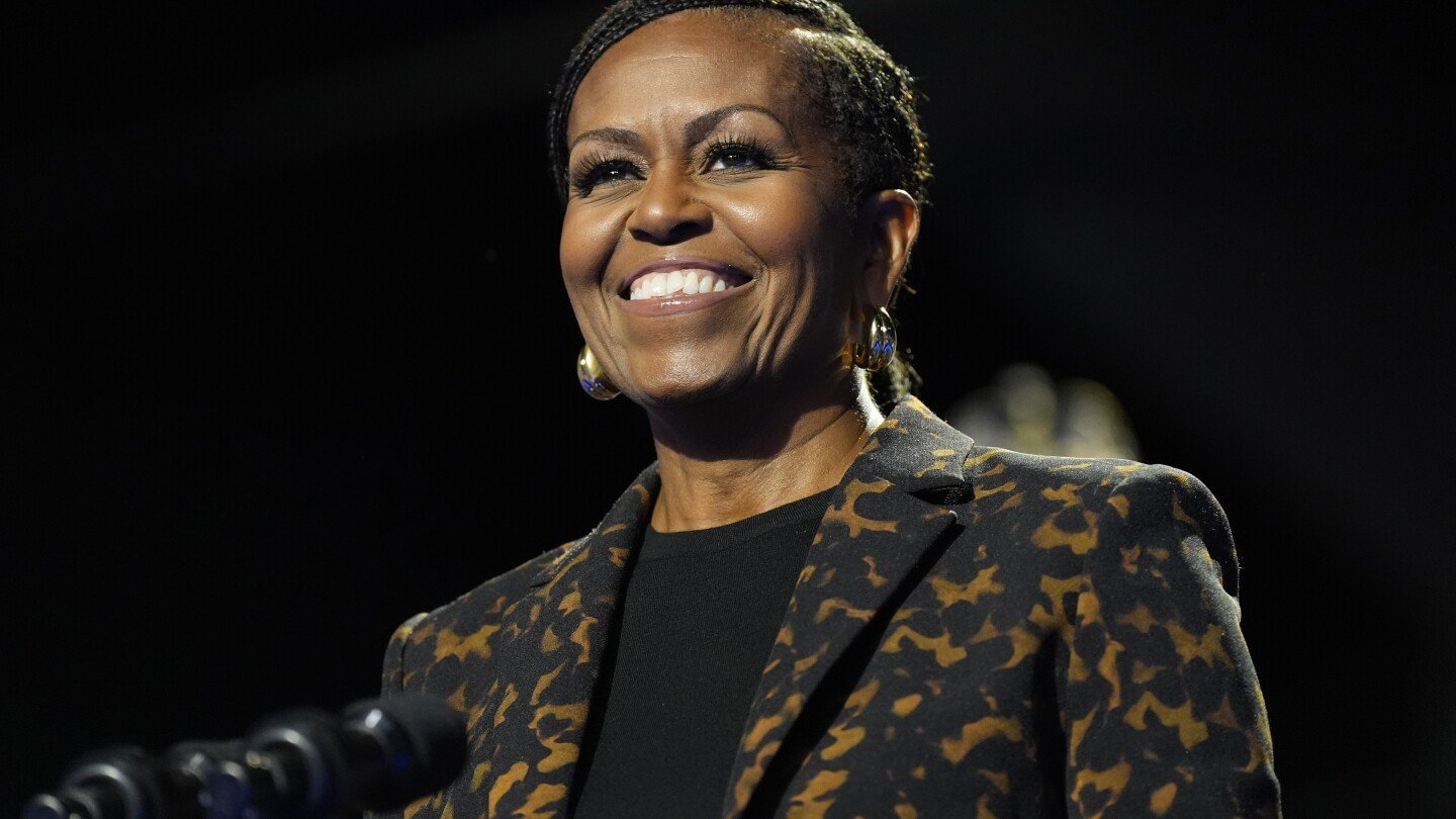 michelle-obama-and-her-brother-to-launch-a-podcast-with-weekly-guests