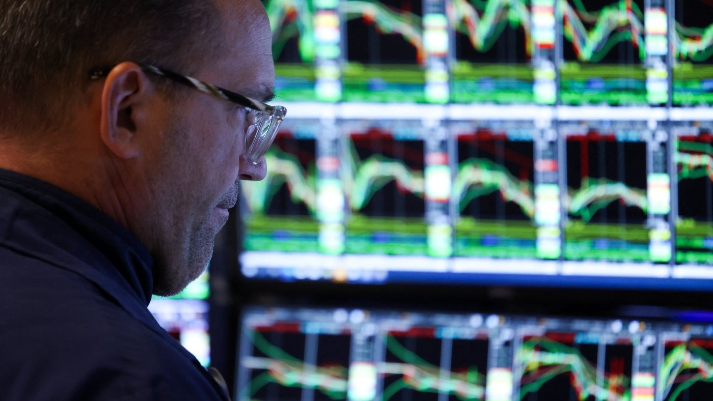 stocks-slump-yet-again-as-fears-grow-about-tariffs-—-and-a-recession