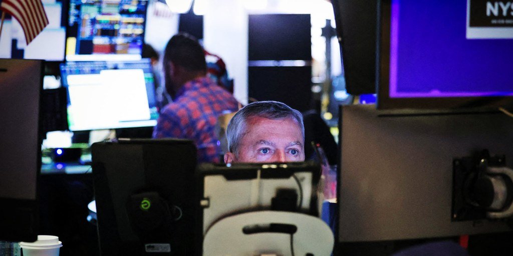 stocks-tank-as-trump-declines-to-dismiss-recession-risk