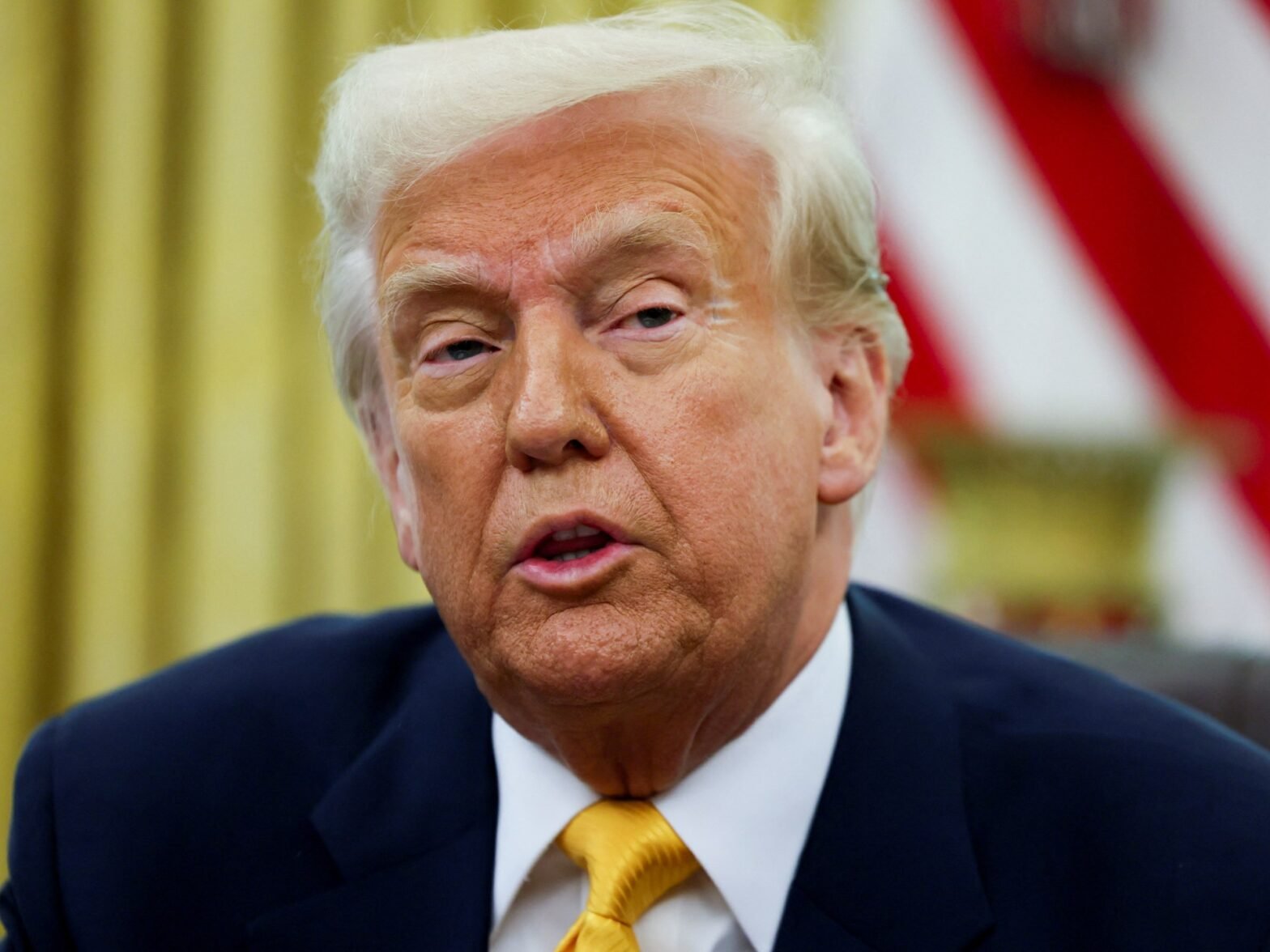 us-stocks-tumble-after-trump-does-not-rule-out-recession-amid-tariff-push