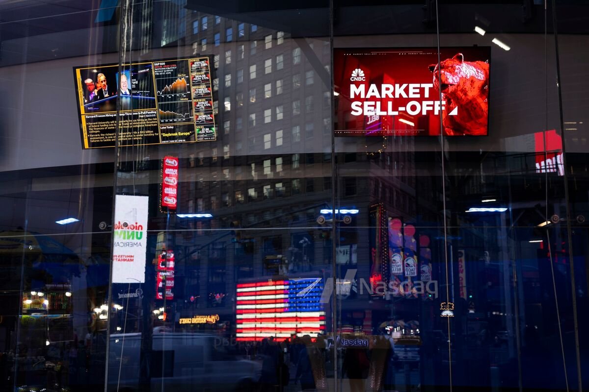 market’s-speculative-fringe-is-blasted-as-equity-rout-snowballs