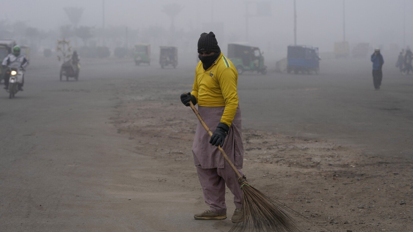 majority-of-the-world’s-population-breathes-dirty-air,-report-says