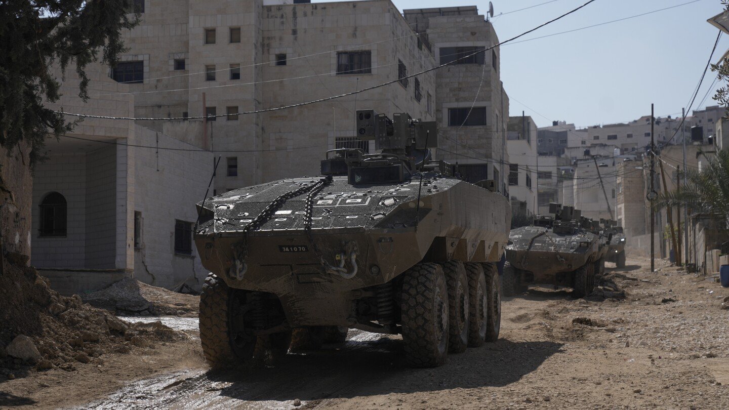 middle-east-latest:-israeli-fire-kills-4-palestinians-in-gaza-strip,-3-in-the-occupied-west-bank