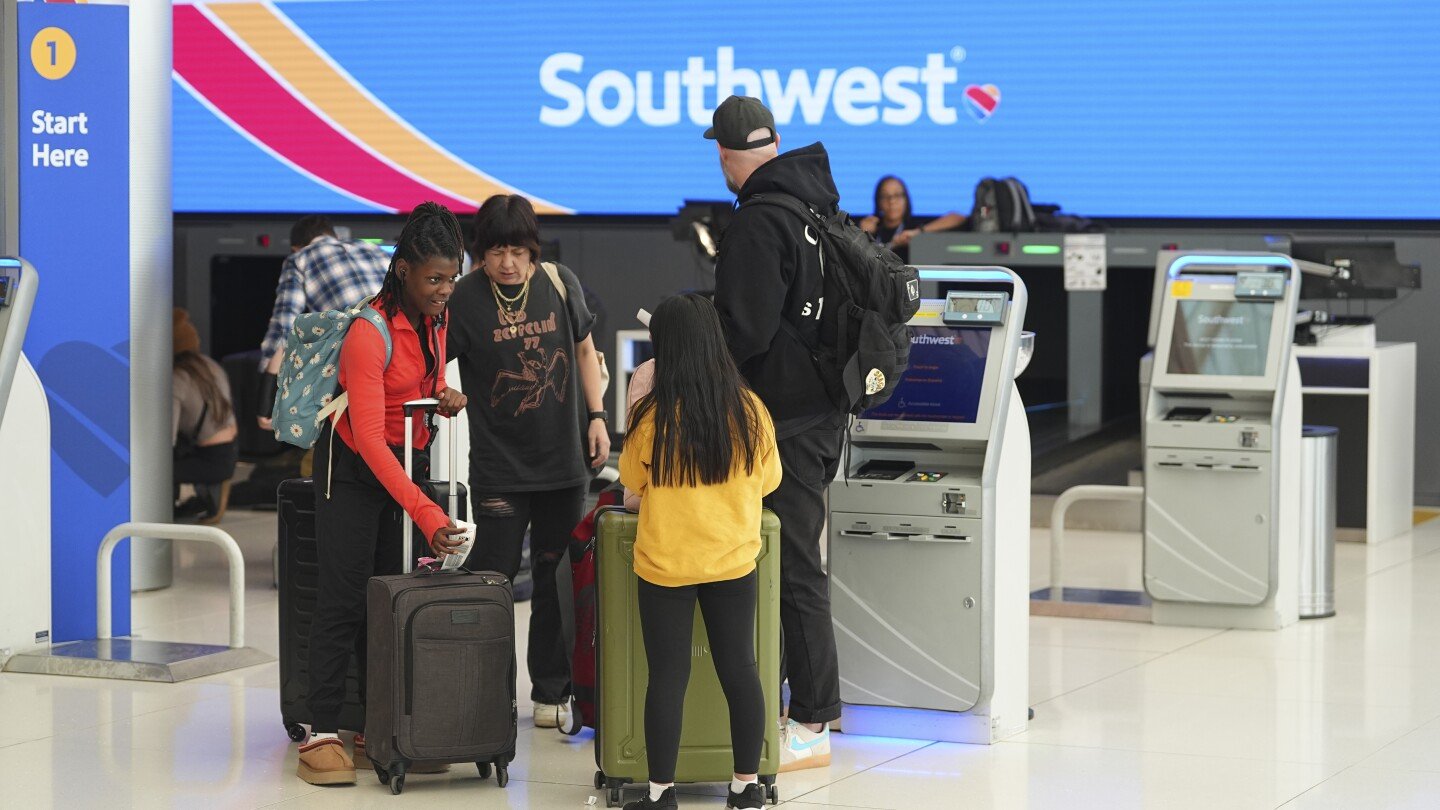 southwest-airlines-breaks-with-another-tradition-and-checked-bags-will-cost-you-now