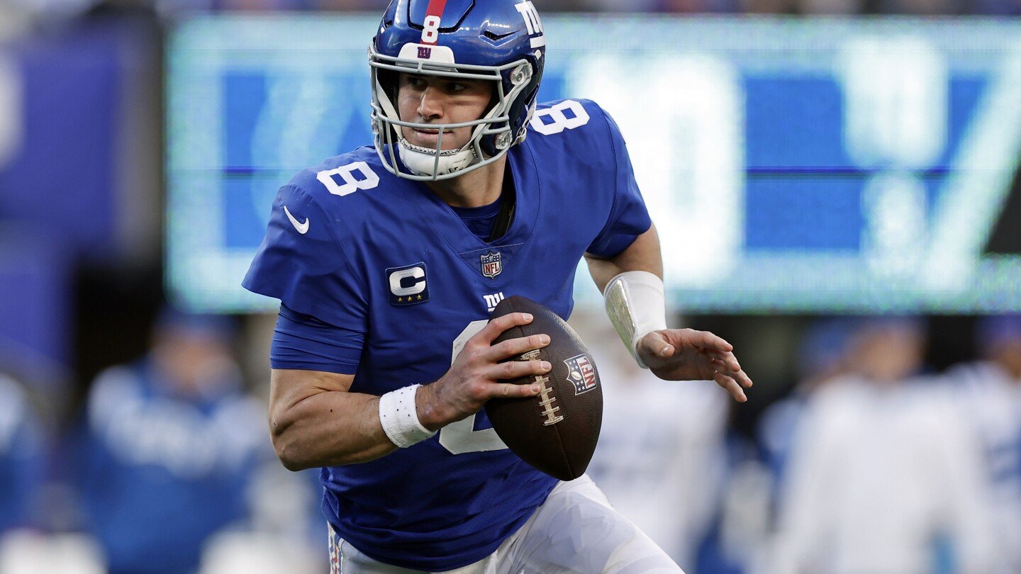 daniel-jones-agrees-to-a-1-year,-$14-million-deal-with-the-colts,-ap-source-says