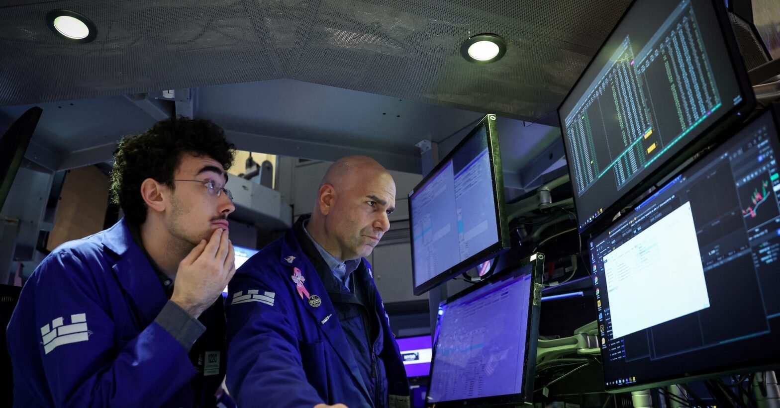futures-edge-higher-after-wall-st-selloff,-jobs-data-awaited