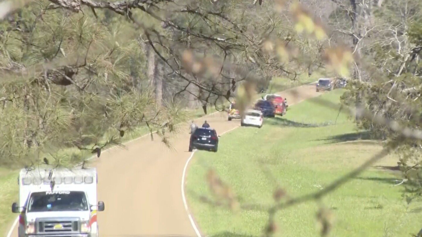 pilot,-2-health-care-workers-killed-in-crash-of-medical-helicopter-in-mississippi-are-identified