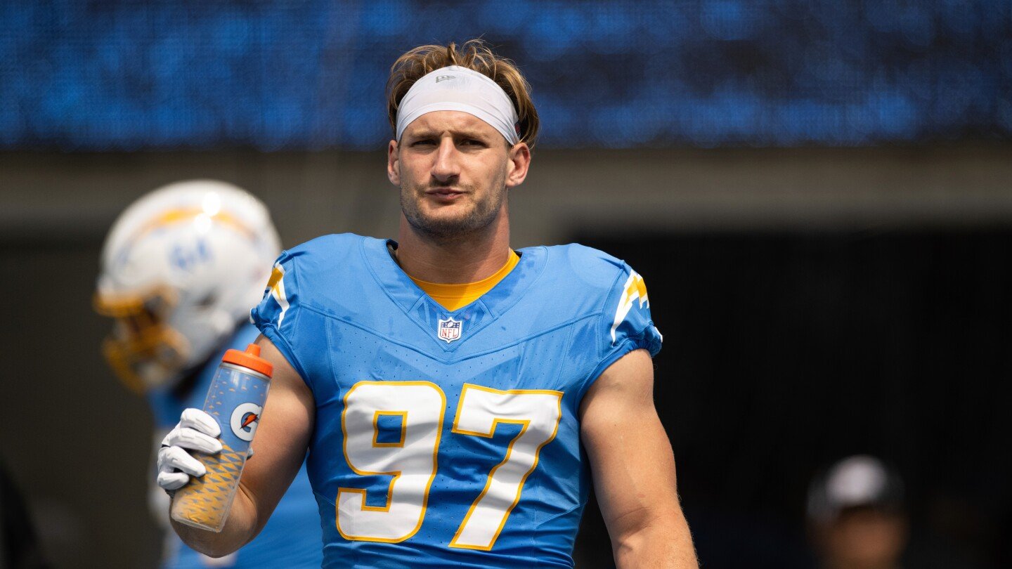 bills-agree-to-sign-edge-rusher-joey-bosa-to-1-year,-$12.6-million-contract,-ap-source-says