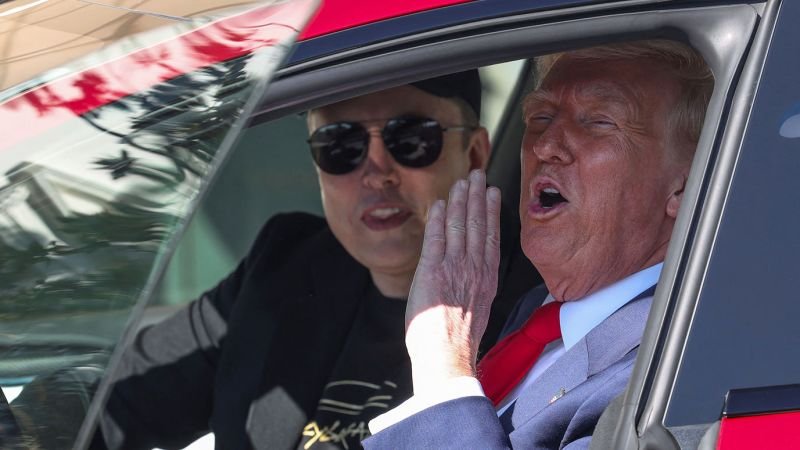 analysis:-as-stock-slumps-drain-america’s-401ks,-trump-props-up-his-billionaire-sidekick