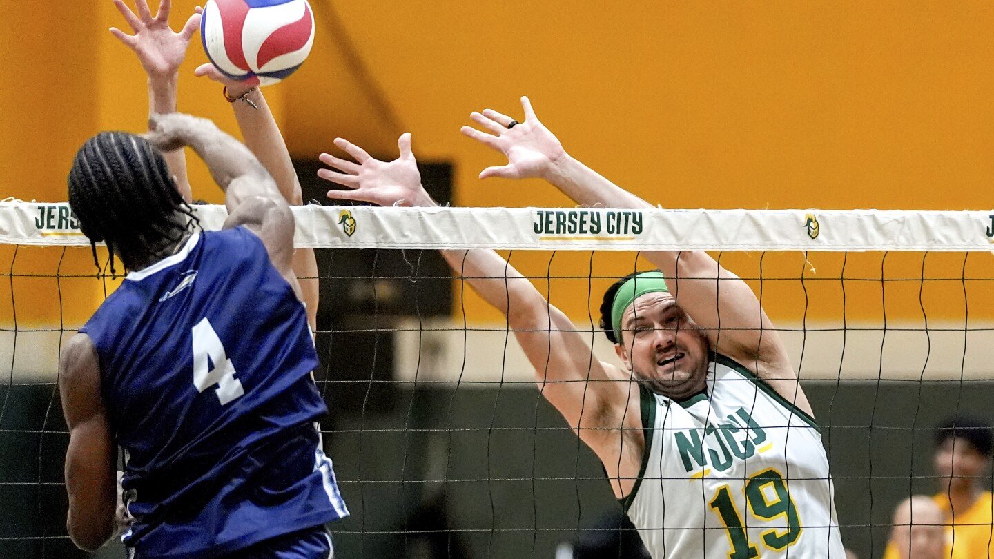 aches,-pains-and-joy-for-40-year-old-man-savoring-his-second-chance-to-play-college-volleyball