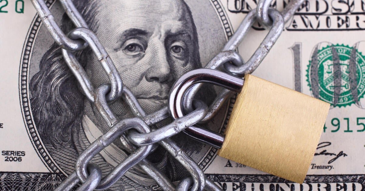 amid-stock-market-uncertainty,-here-are-3-ways-to-protect-your-money-now