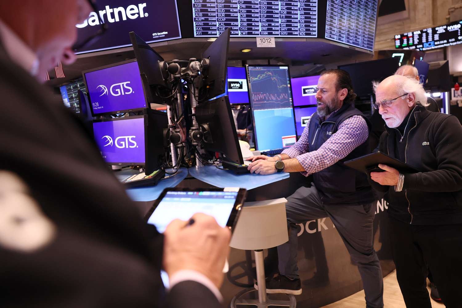 5-things-to-know-before-the-stock-market-opens