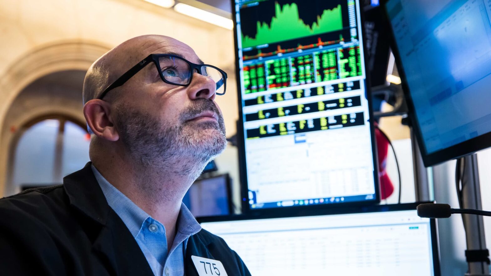 stock-futures-are-little-changed-after-major-averages-book-two-straight-winning-days:-live-updates