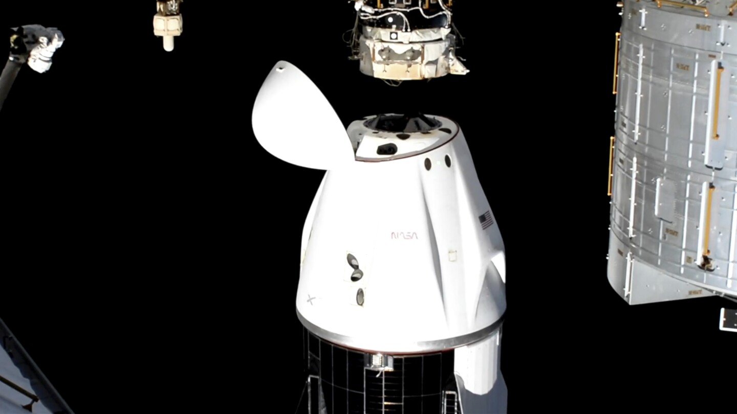 nasa’s-stuck-astronauts-are-finally-on-their-way-back-to-earth-after-9-months-in-space