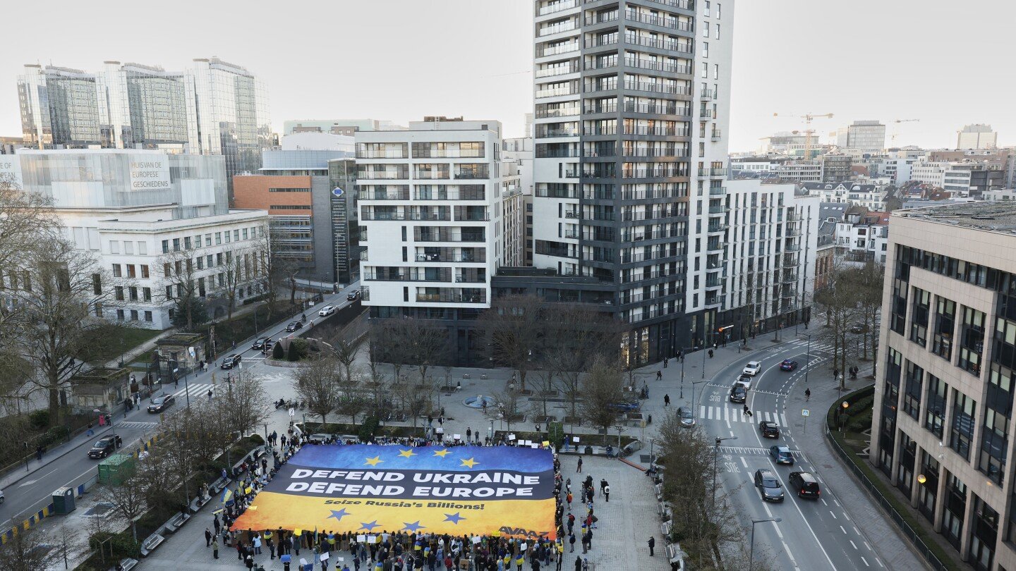 the-$300-billion-question:-what-to-do-with-russia’s-frozen-central-bank-money?