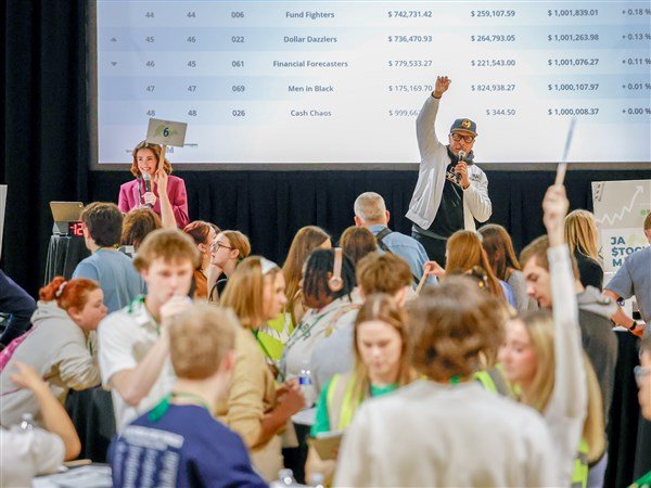 photo-gallery:-ja-stock-market-challenge-at-university-of-toledo