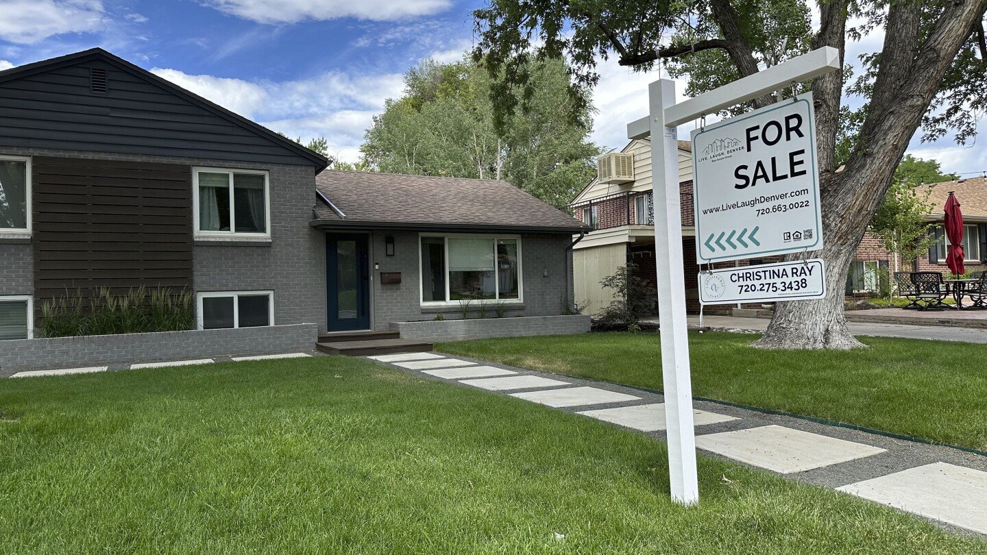 us-home-sales-rose-in-february-as-mortgage-rates-eased-and-more-homes-put-up-for-sale