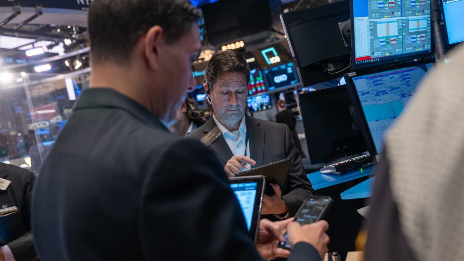 stock-volatility-poses-an-‘opportunity,’-investment-analyst-says.-here’s-why