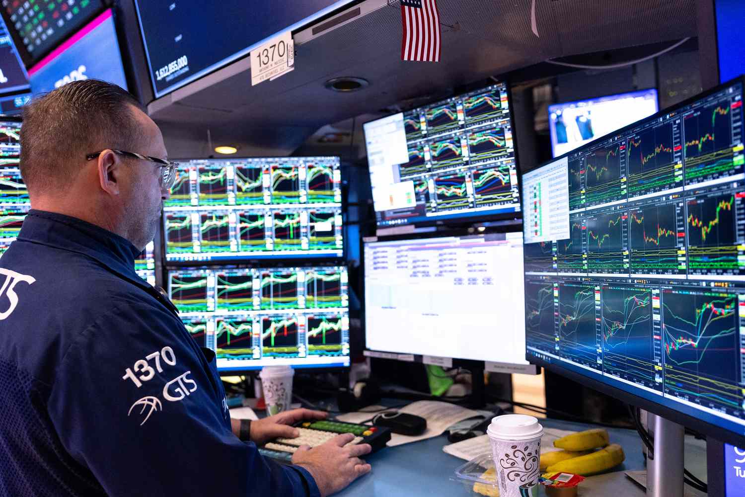 barclays-analysts-become-latest-to-cut-s&p-500-forecast-amid-tariff-uncertainty