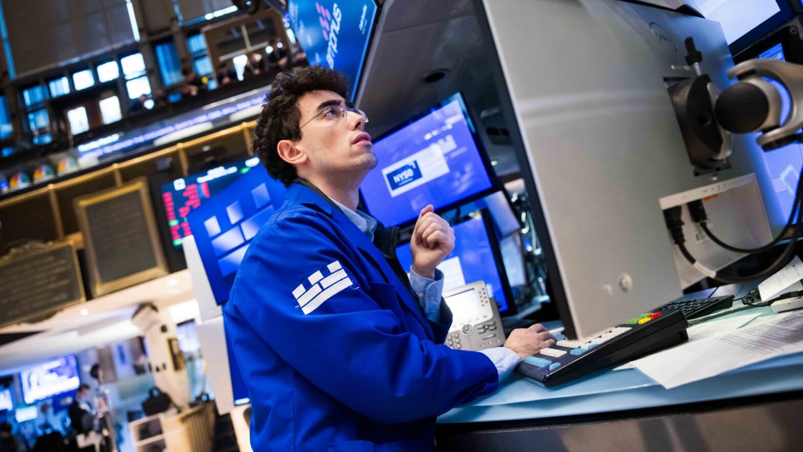 stock-futures-are-little-changed-as-traders-brace-for-fed’s-preferred-inflation-reading:-live-updates