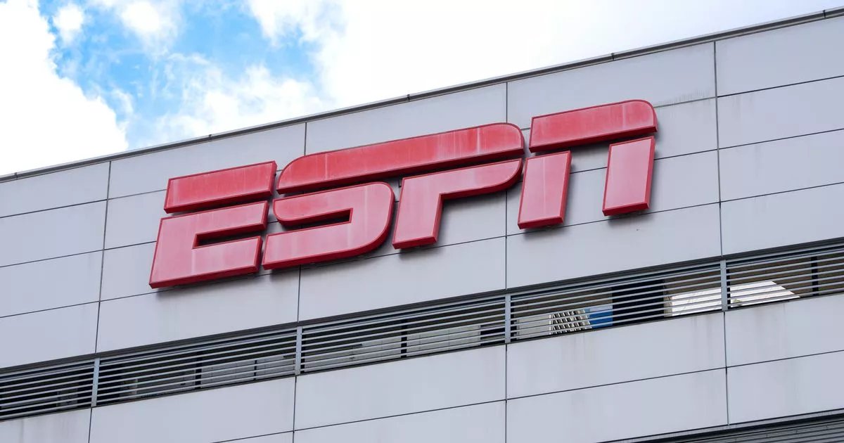 espn-to-poach-fox-analyst-as-network-stocks-up-on-talent-for-super-bowl-coverage