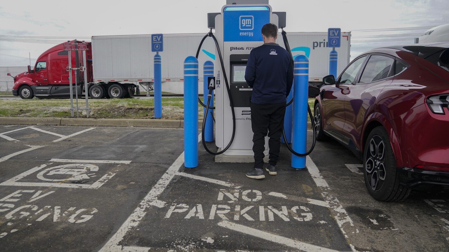 trump-administration-cancels-clean-energy-grants-as-it-prioritizes-fossil-fuels