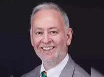 Jim Walker nailed the 2008 stock market crash. Now he has 4 bold predictions for 2025