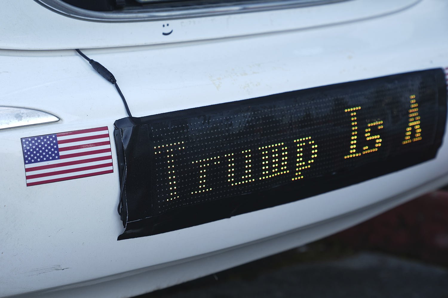 anti-Trump sig non car