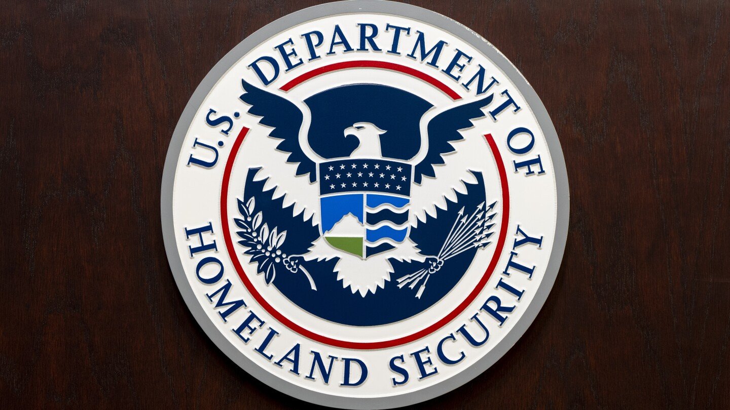 judge-allows-requirement-that-everyone-in-the-us-illegally-must-register-to-move-forward