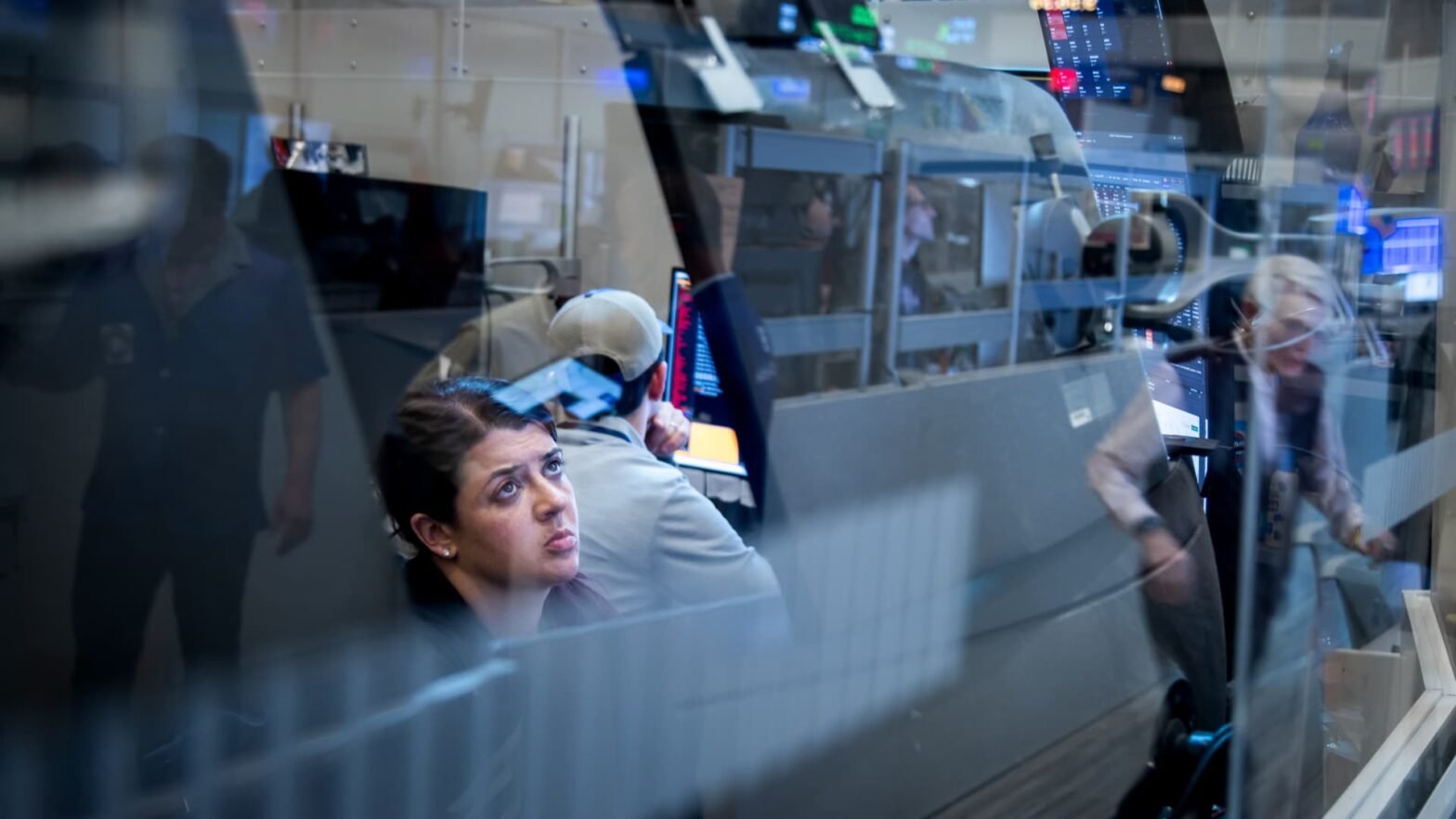 s&p-500-futures-tick-higher-as-traders-prepare-to-end-volatile-trading-week:-live-updates