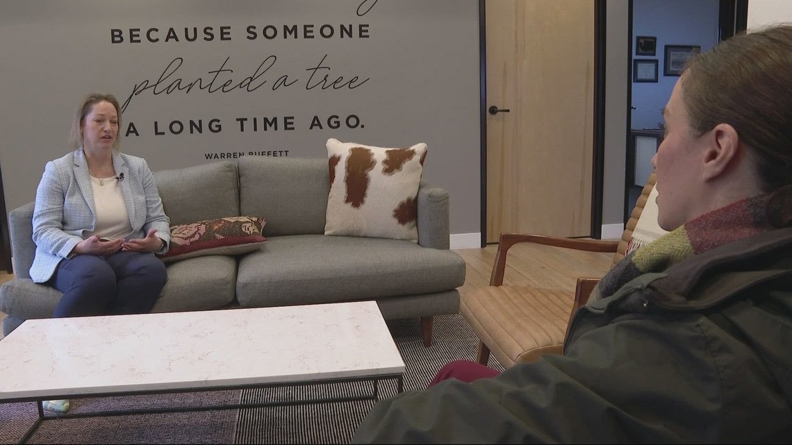 as-stock-market-dips,-financial-experts-stress-patience