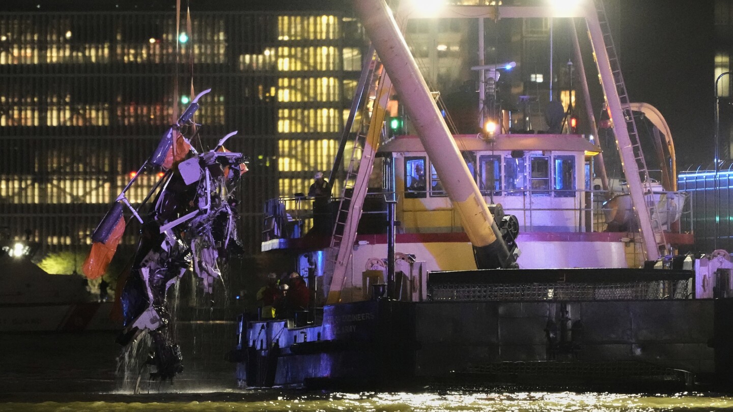 mayor:-family-was-to-celebrate-child’s-birthday-when-nyc-sightseeing-helicopter-crashed,-killing-6