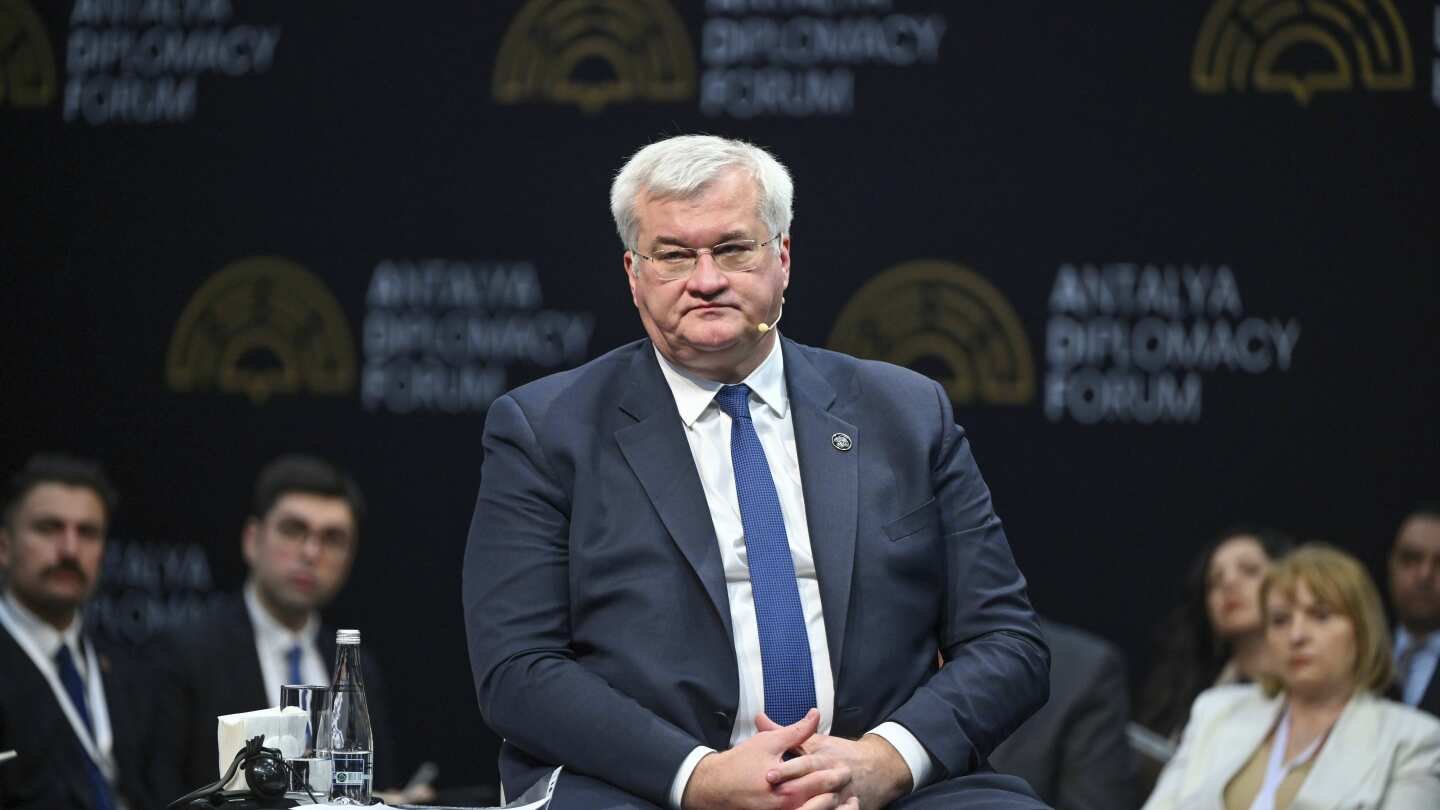 rusia-y-ucrania-se-acusan-mutuamente-de-no-detener-ataques-tras-salida-de-enviado-de-eeuu-de-moscu