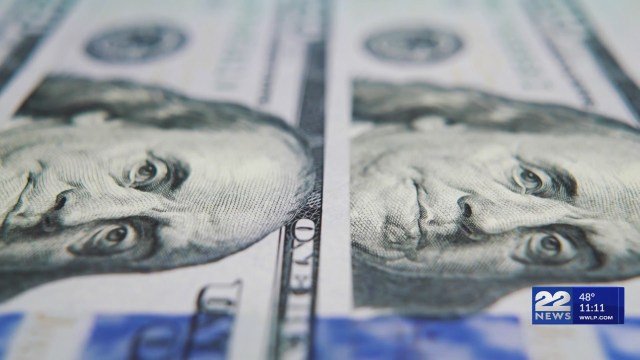 finance-experts-say-to-save-&-invest-amid-stock-market’s-future