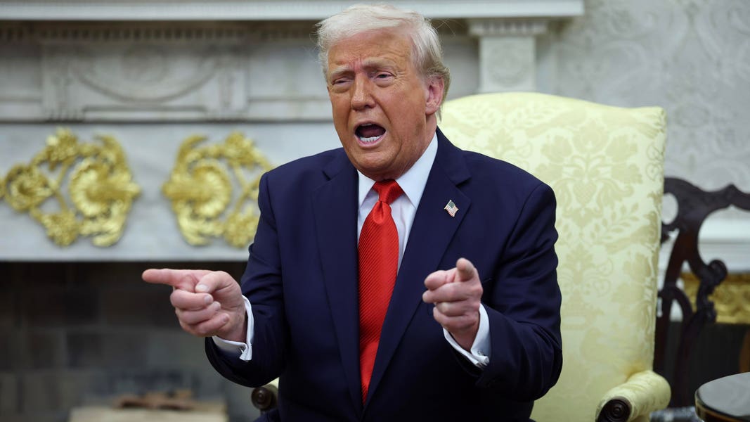 trump-celebrates-last-week’s-‘largest-gain’-in-stock-market-history—but-stocks-are-still-down-during-his-second-term