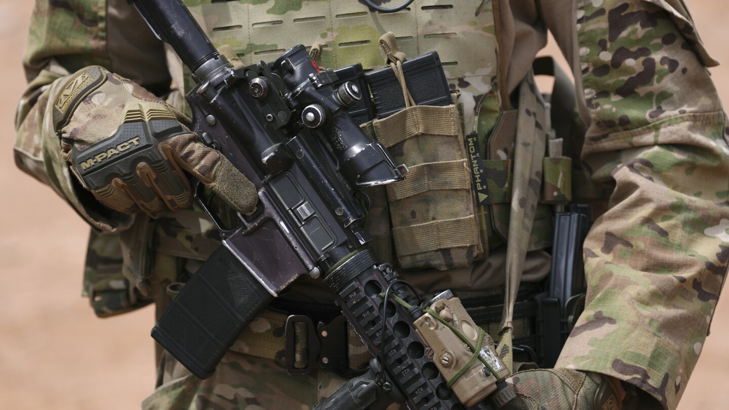 us-army-to-control-land-on-mexico-border-as-part-of-base,-migrants-could-be-detained,-officials-say