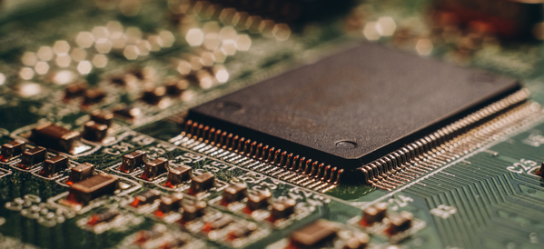why-intel-stock-was-up-13.3%-in-q1-as-the-s&p-500-had-its-worst-quarter-since-2022