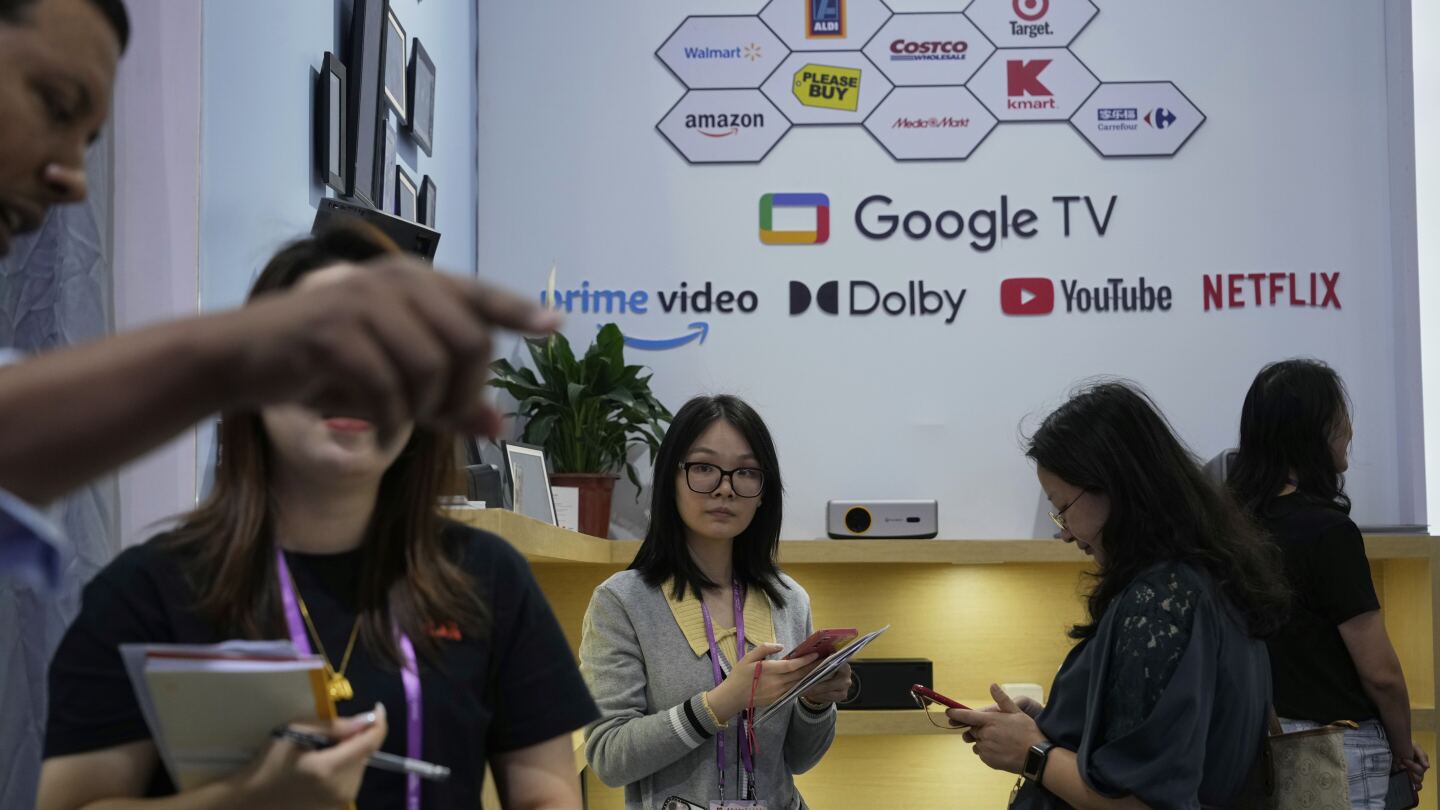 us-moves-ahead-on-tariffs-with-investigations-into-computer-chips-and-pharmaceuticals