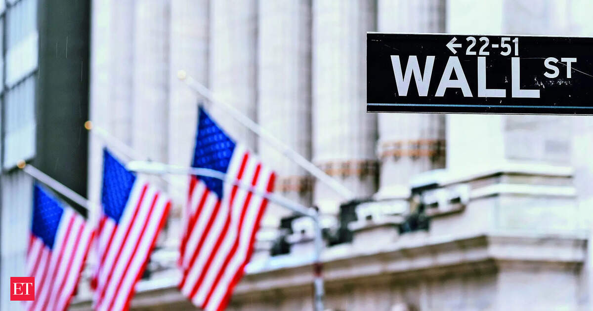 us-stock-market-today:-market-futures-fluctuate-–-dow-jones,-s&p-500,-and-nasdaq-futures-edge-lower-as-earnings-season-picks-up-and-trade-developments-stir-market-caution