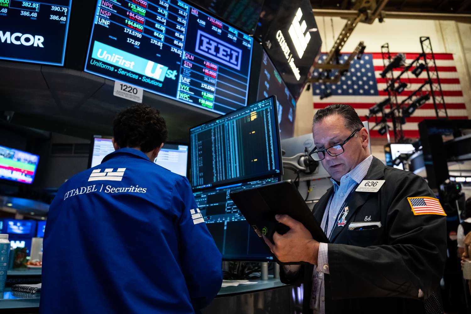 dow-jones-today:-futures-slide-as-nvidia,-amd-lead-chip-stocks-lower-amid-restrictions-on-exports-to-china